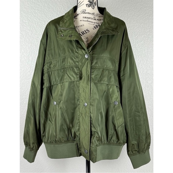 Free People We The Free Here Right Now Green Bomber Jacket, size Large - Picture 3 of 13